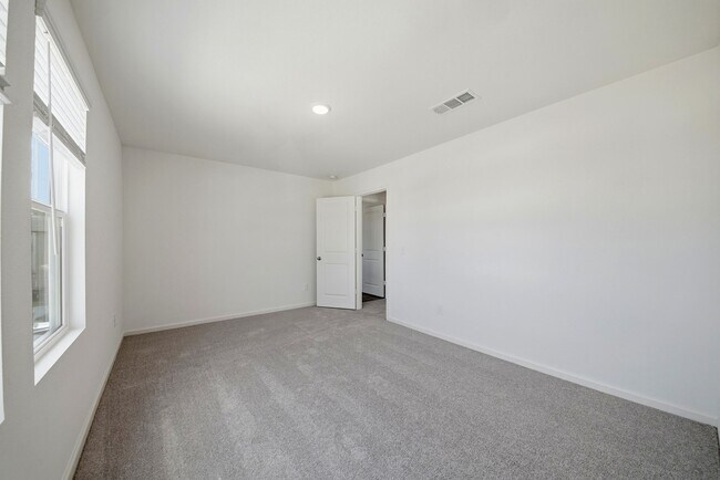 Building Photo - 10726 Sonny Trails Ct