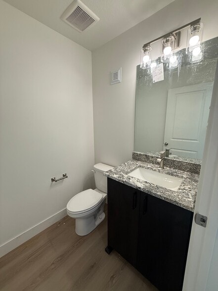 Building Photo - 2070 N 325 E