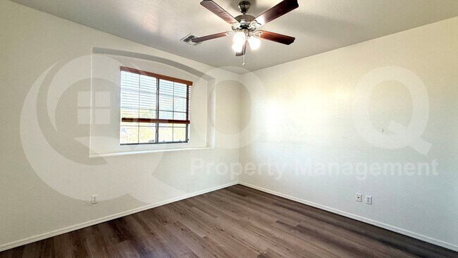 Building Photo - 440 S Emerson St