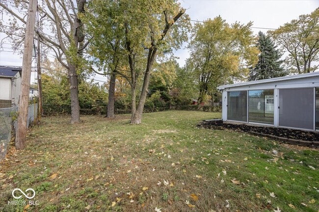 Building Photo - 130 Carmel View Dr