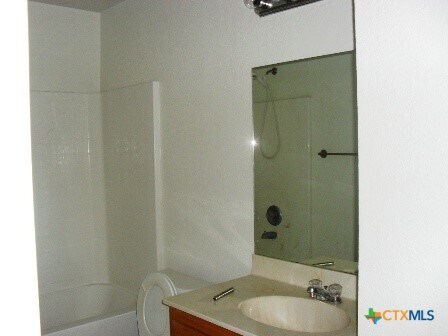 Building Photo - 2914 Ashley Dr
