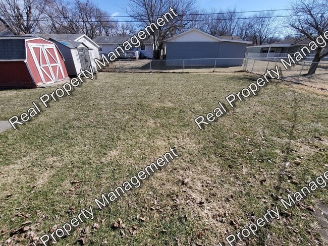 Building Photo - Freshly painted 3 Bedroom Ranch
