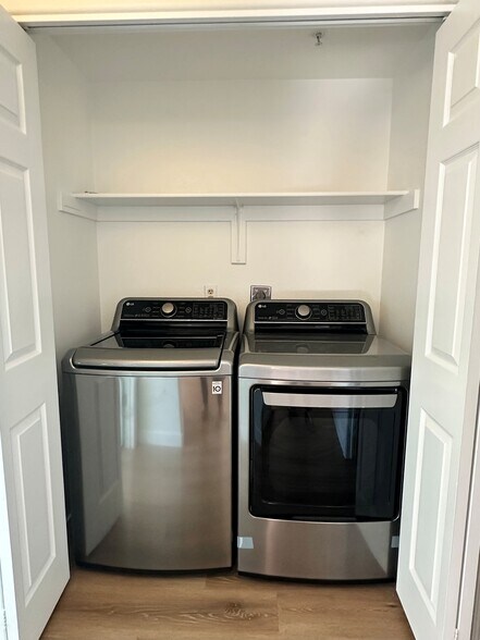 Laundry Area - 750 E Northern Ave