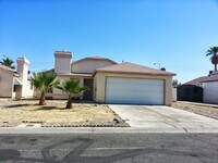 Building Photo - 3 bedrooms and 2 bathroom home! come see today!