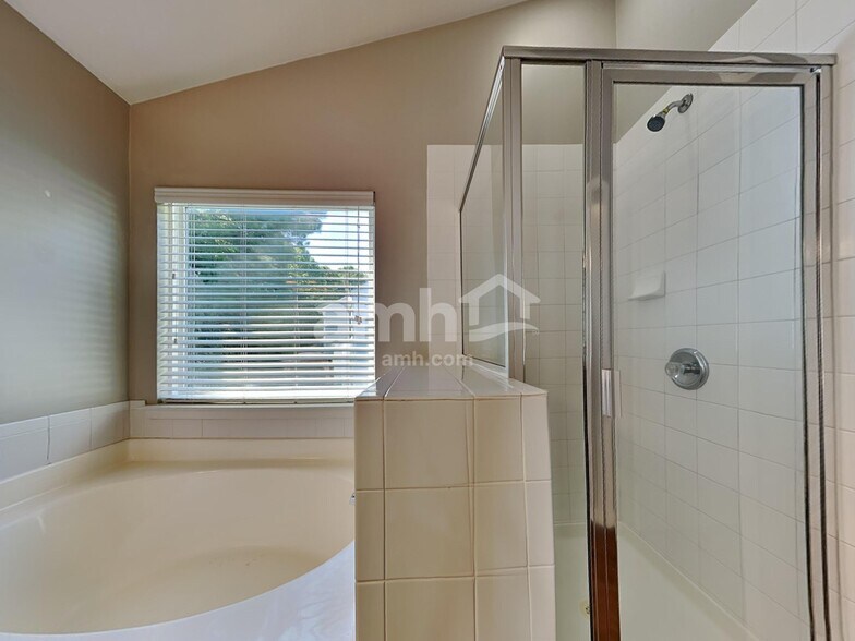 Building Photo - 3324 Glamorgan Ct