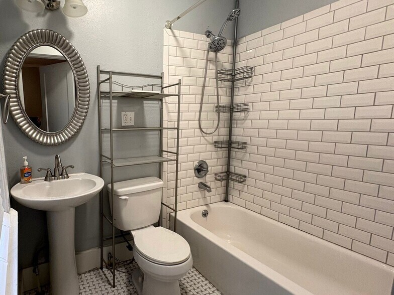 Building Photo - 333 Division Ave