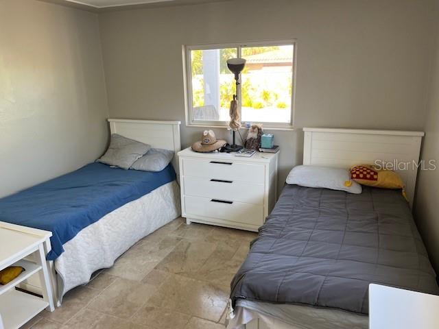 Building Photo - 2220 E Vina Del Mar Blvd