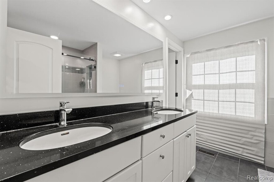 Building Photo - 6511 Timber Ridge Dr