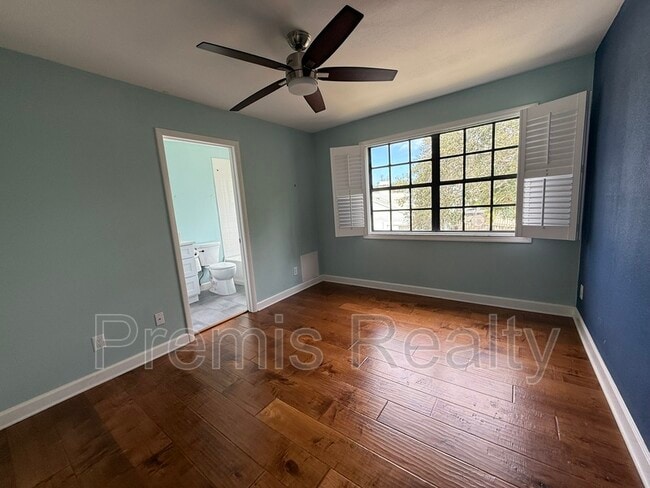 Building Photo - 1070 Sanabel Ct