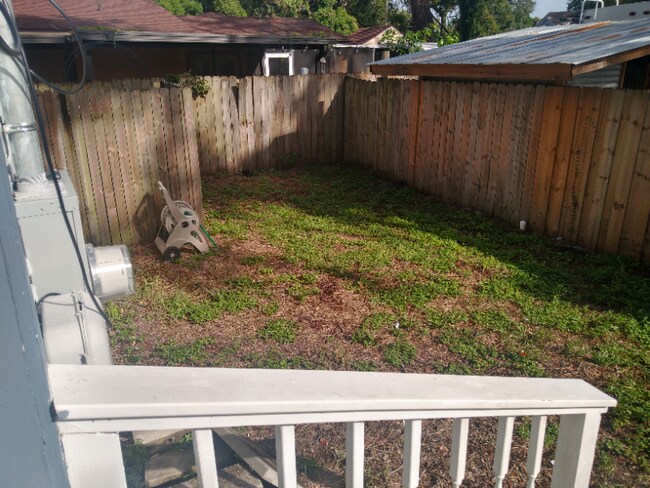 Building Photo - 905 E Osborne Ave