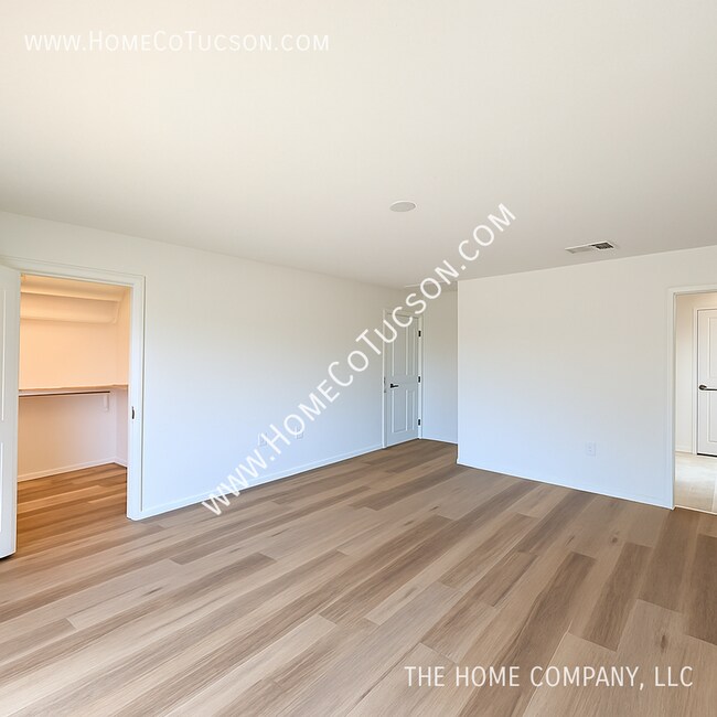 Building Photo - 8558 W Jackdaw Ct