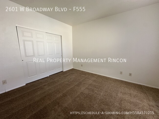 Building Photo - Gorgeous 1bed with office/den!