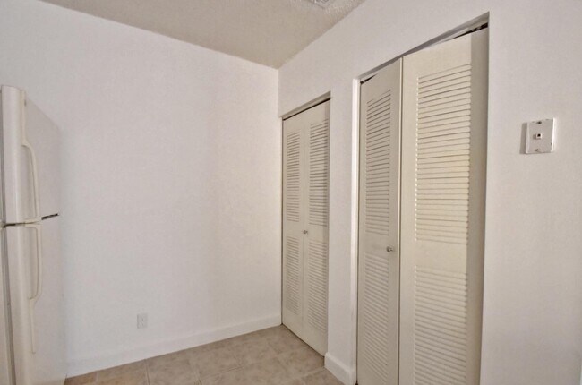 Building Photo - 5701 Riverside Dr