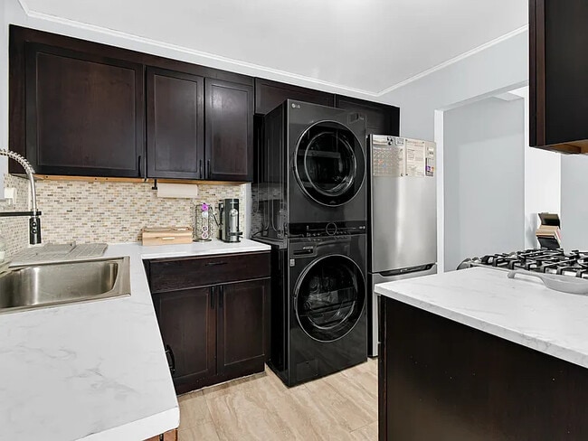 Building Photo - 46567 W 83rd St