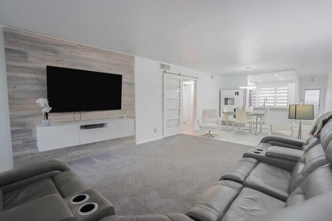 Building Photo - 3201 Portofino Point