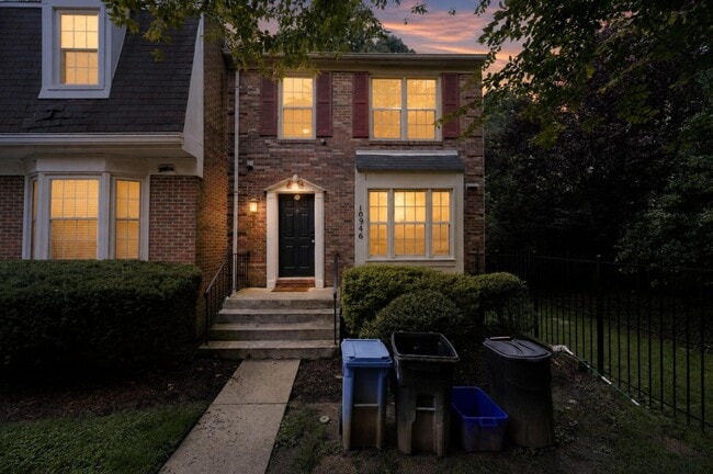 Building Photo - 10946 Rampart Way