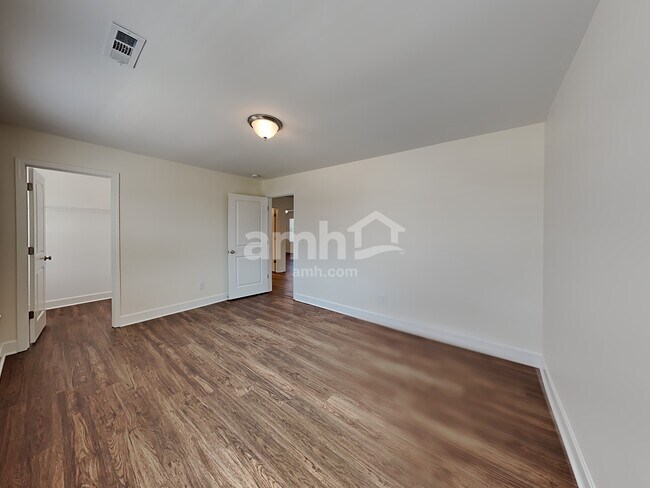 Building Photo - 5420 Lake Water Ct