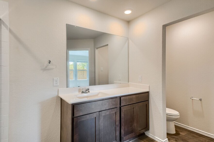Building Photo - 745 Adler Way