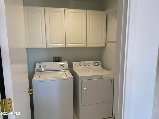Building Photo - 10222 E Southwind Ln