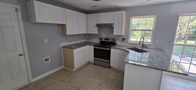 Building Photo - 3508 Selway Dr