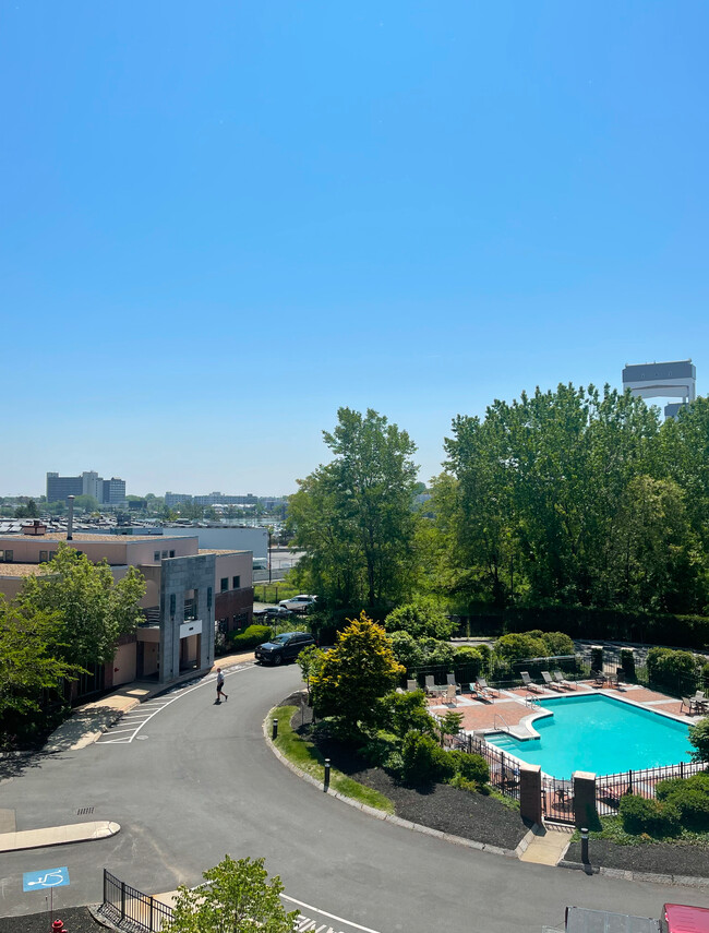 balcony&pool - 165 Cottage St