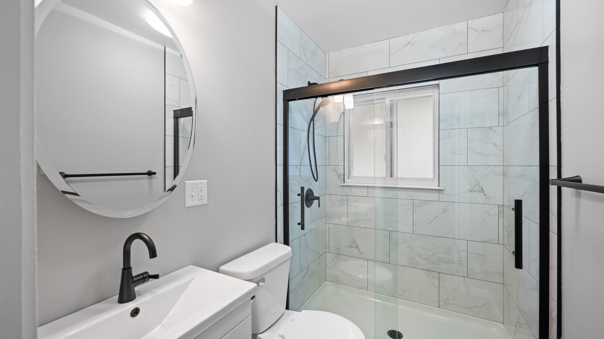 Bathroom - 1001 Patchen Rd