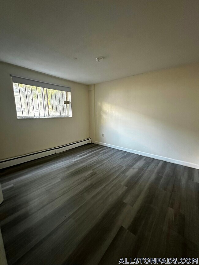 Building Photo - 90 Gardner St