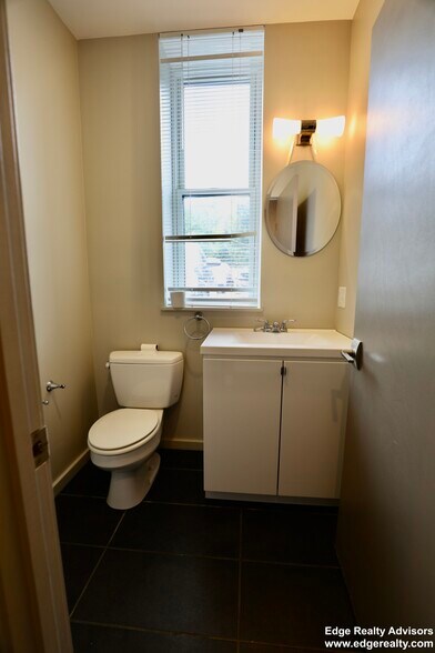 Building Photo - 17 Greylock Rd