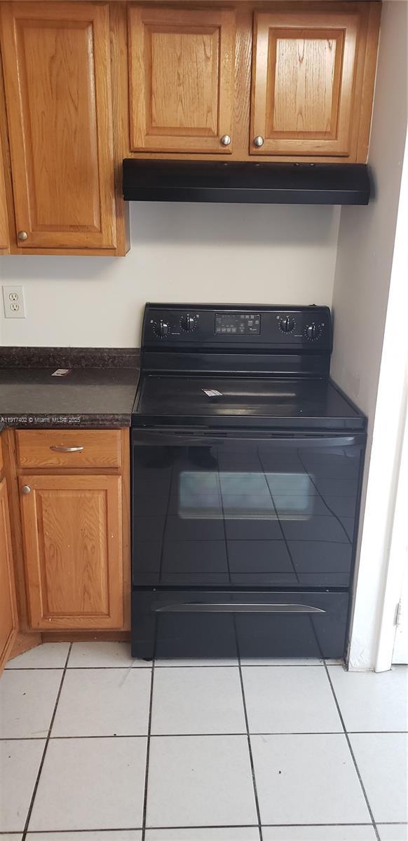 Building Photo - 4174 Inverrary Dr