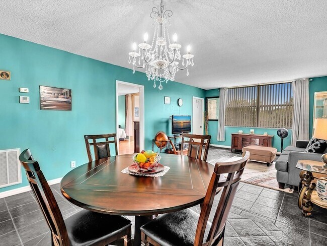 Building Photo - 6570 Royal Palm Blvd