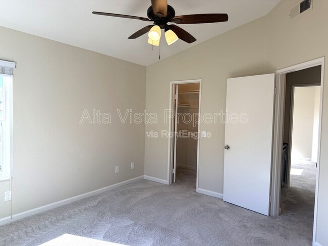Building Photo - 11877 Spruce Run Dr
