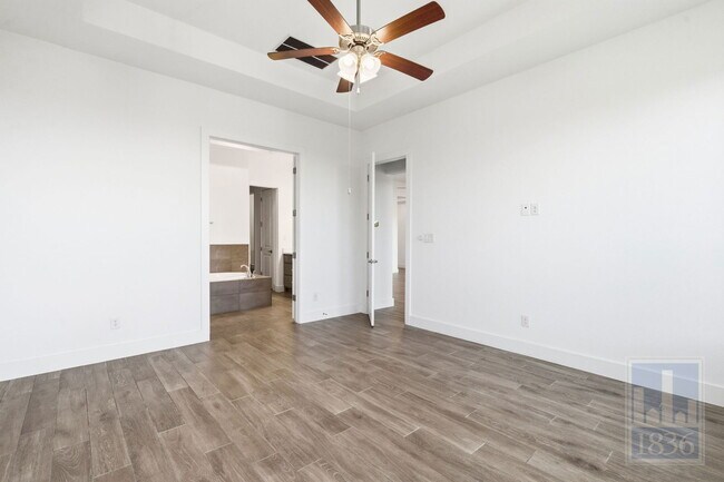 Building Photo - 1024 Siena Sunset Rd