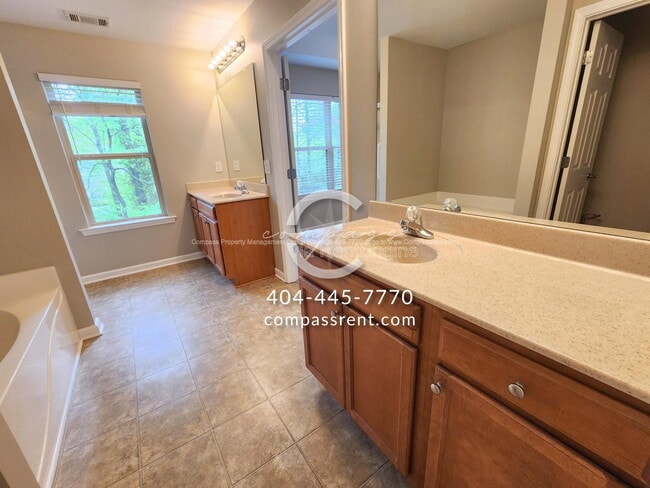 Building Photo - 145 Sunset Ln