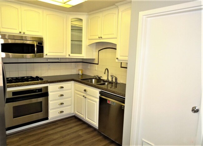 Building Photo - 85 Tahoe Ct