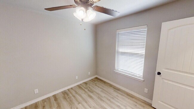 Building Photo - 904 Clanton Cove
