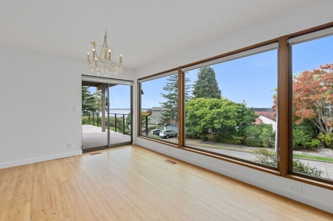 Building Photo - 4Bd/3Ba Seattle House