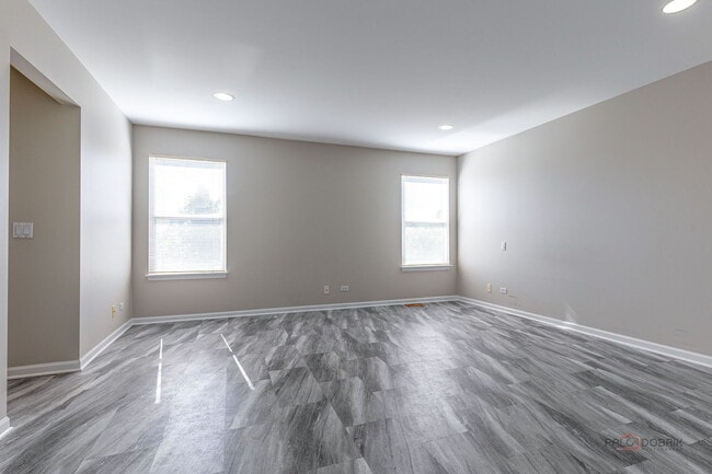 Building Photo - 4225 Henry Way