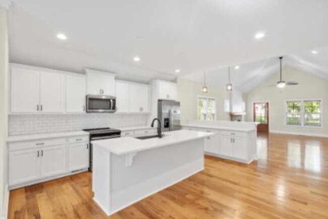 Building Photo - 155 Piney Ln