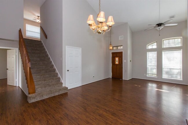 Building Photo - 9022 Driftstone Dr