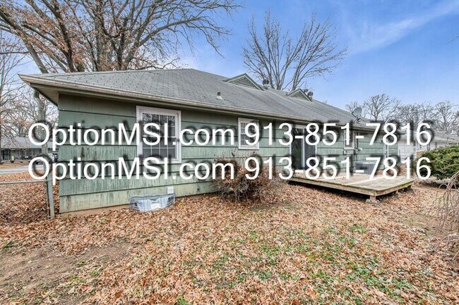 Building Photo - 1/2 month free if moved in by 1/25/26!! Move-in ready!!