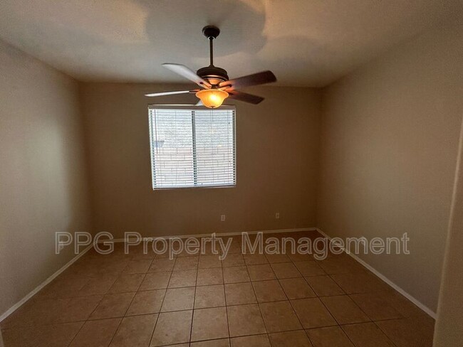 Building Photo - 17931 W Sunnyslope Ln