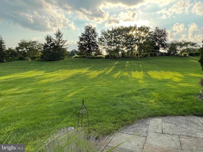 Building Photo - 20077 Inverness Square