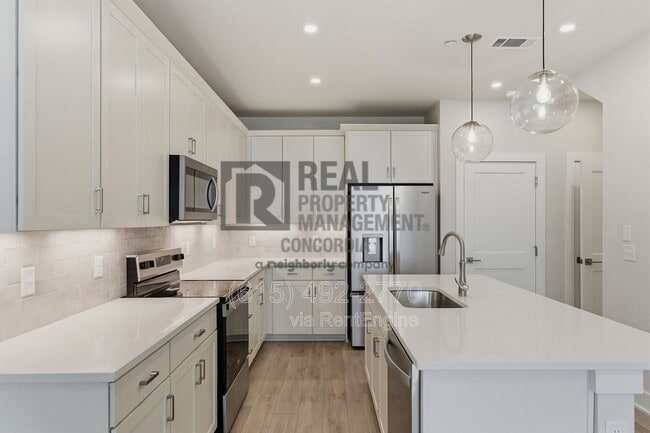 Building Photo - 110 Zola Aly