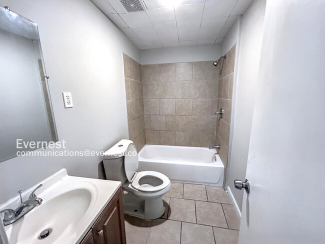 Building Photo - 1512 Haven Dr N
