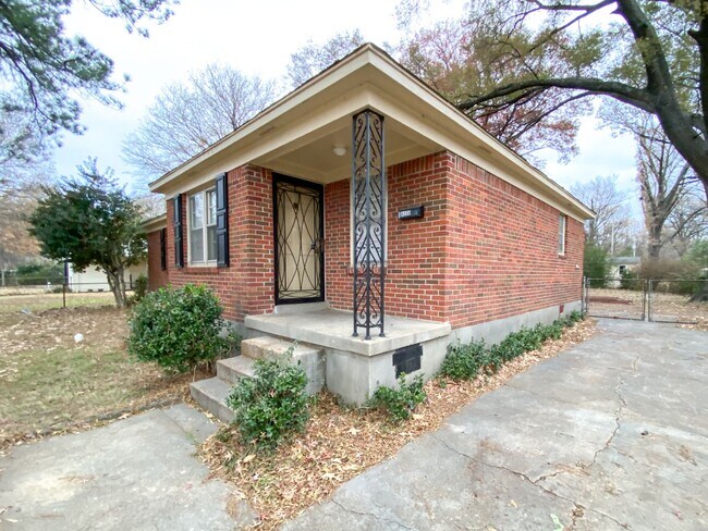Building Photo - 3 bed, 1.5 bath home near Mt Moriah and Willow in E Memphis