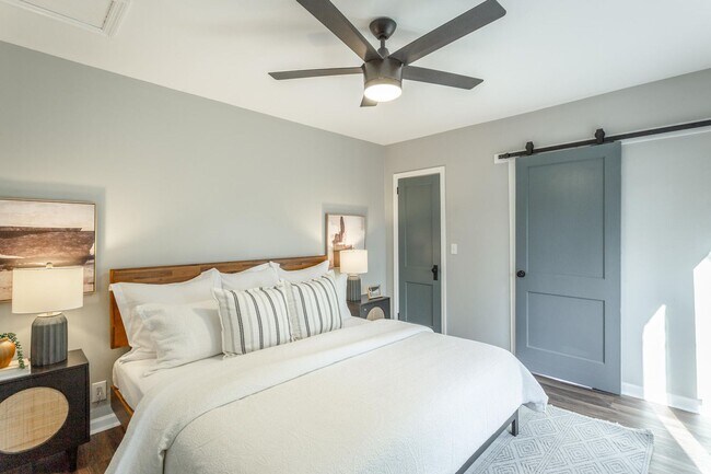 Master bedroom - 3474 Lockwood Cir