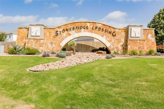 Building Photo - 117 Fairfax Ln