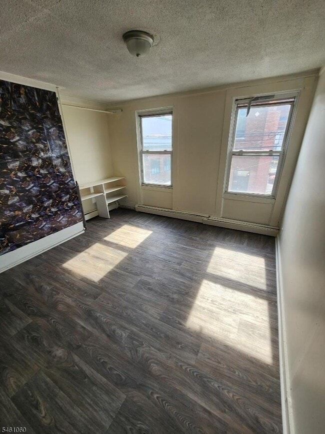 Building Photo - 379 Straight St