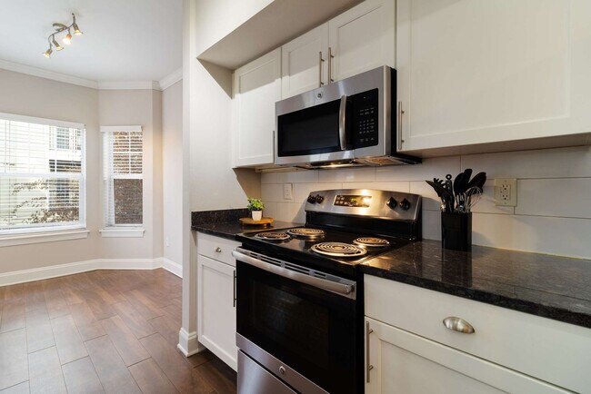 Building Photo - 590 James Maxwell Rd