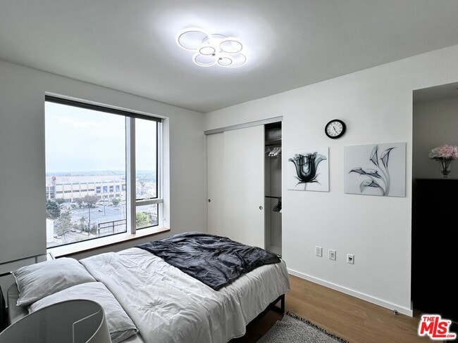 Building Photo - 889 Francisco St